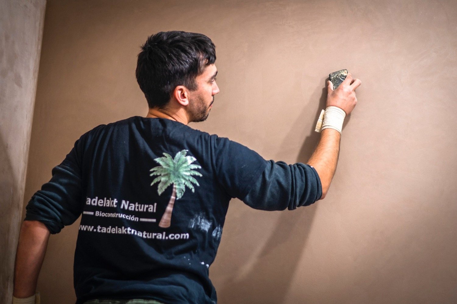 Trabajo artesanal de Tadelakt Natural